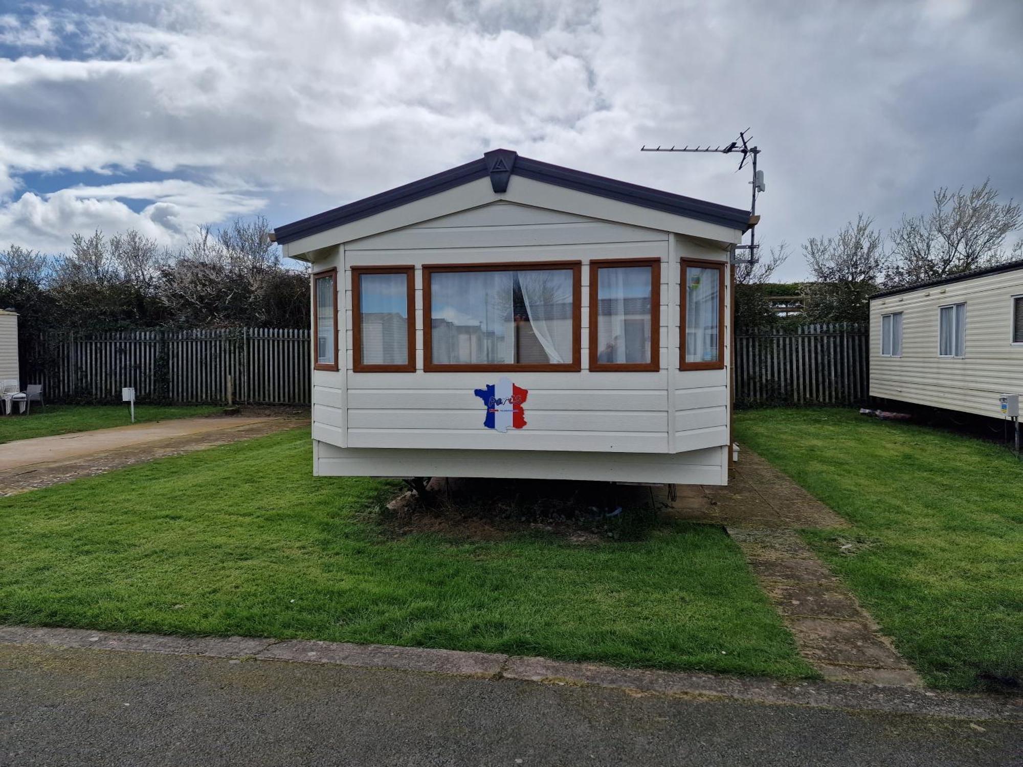 Plot 203 Paris Hotel Rhyl Bagian luar foto